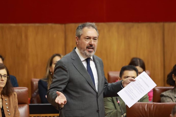 El secretario general del PSOE de Andalucía, Juan Espadas, en una foto de archivo en el Parlamento andaluz.