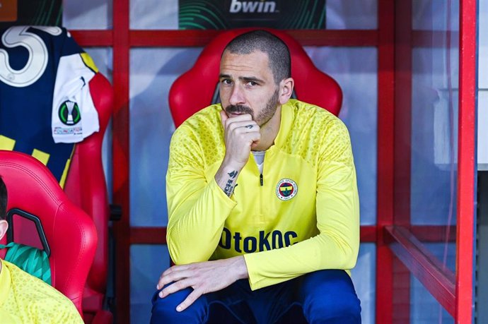 Archivo - Leonardo Bonucci durante la ida de los cuartos de final de la UEFA Conference League 2024 entre Fenerbahce y Olympiacos.