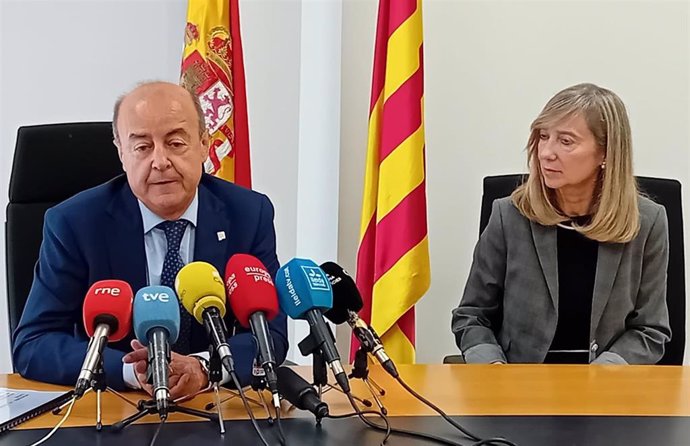 El presidente del Tribunal Superior de Justicia de Catalunya, Jesús Maria Barrientos, y la presidenta de la Audiencia Provincial de Lleida, Lucía Jiménez