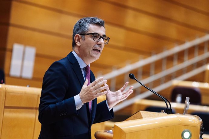 El ministro de la Presidencia, Justicia y Relaciones con las Cortes, Félix Bolaños, durante una sesión plenaria, en el Senado, a 22 de octubre de 2024, en Madrid (España). 