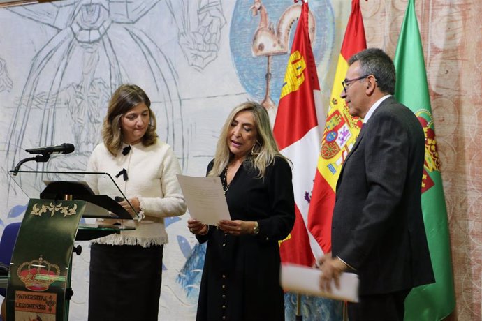 Mediero durante su toma de posesión como nuevo gerente de la Universidad de León.