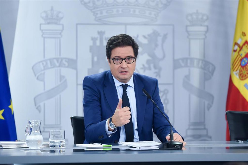 El ministro de Transformación Digital, Óscar López, durante una rueda de prensa posterior a la reunión del Consejo de Ministros en el Palacio de La Moncloa, a 22 de octubre de 2024, en Madrid (España). 