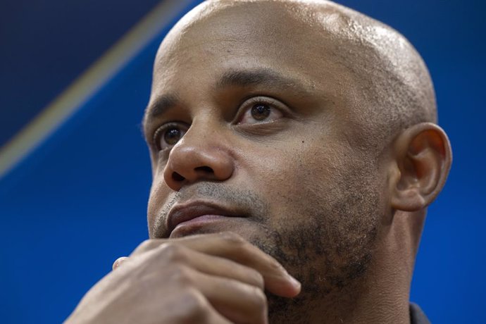 01 October 2024, United Kingdom, Birmingham: Bayern Munich head coach Vincent Kompany attends a press conference at Villa Park, ahead of Wednesday's UEFA Chamions League soccer match against Aston Villa. Photo: Peter Kneffel/dpa