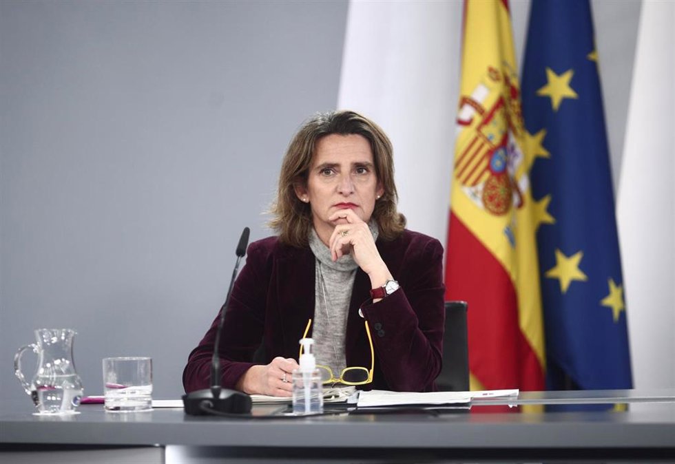 Archivo - La vicepresidenta cuarta y ministra de Transición Ecológica y Reto Demográfico, Teresa Ribera, durante una rueda de prensa convocada ante los medios posterior al Consejo de Ministros, en Madrid, a 19 de enero de 2021. El Consejo de Ministros h