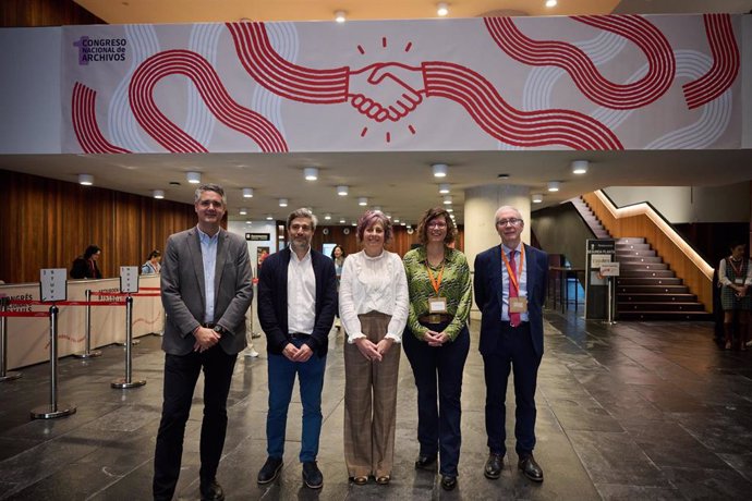 Ignacio Apezteguía, Isaac Sastre de Diego, Rebeca Esnaola, Ana María López y Joaquim Llansó.