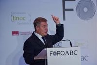 Page presume de estabilidad en C-LM pese a "interferencias del clima general" y llama a "reconstruir la España moderada"