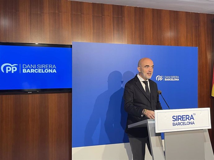 El líder del PP en Barcelona, Daniel Sirera, este miércoles en rueda de prensa.