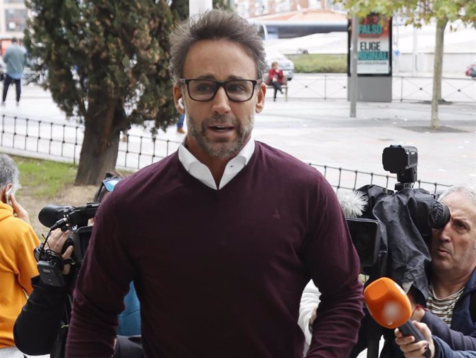 Álvaro Muñoz Escassi a su llegada a los Juzgados de Plaza Castilla