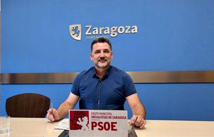 Archivo - El concejal del PSOE en el Ayuntamiento de Zaragoza Paco Galán.