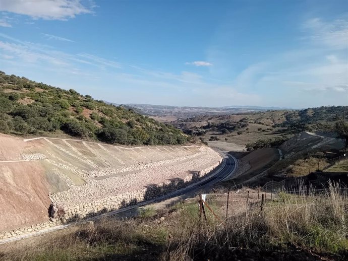 Vista de la carretera A-384R1 en el término municipal de Alcalá del Valle (Cádiz)