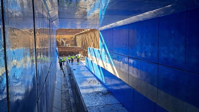 La CHG concluye el tramo del colector Emisario Puerto que permitirá reabrir al tráfico la avenida de Las Razas de Sevilla.