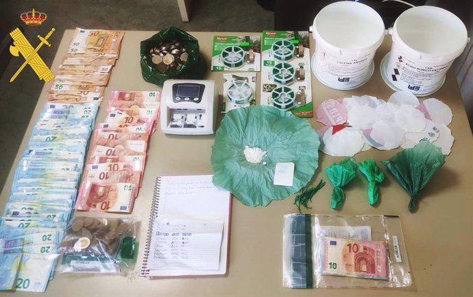 Material incautado por la Guardia Civil de Níjar.