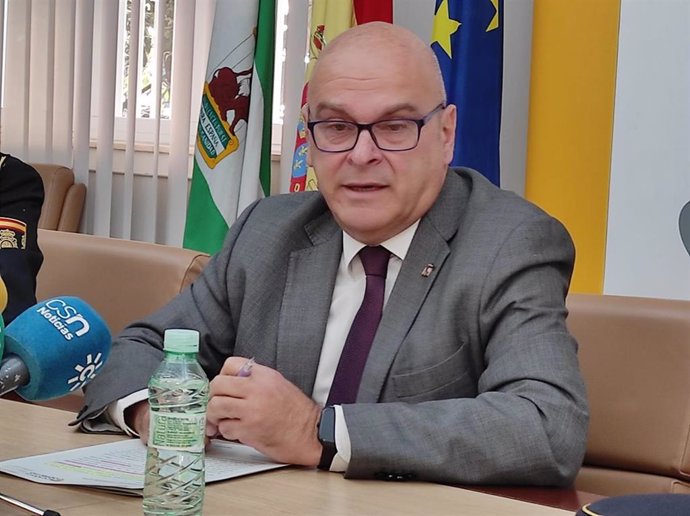 Manuel Fernández durante la rueda de prensa