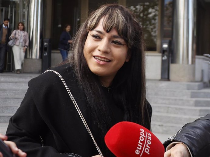 Valeri Cuéllar a la salida de los Juzgados de Plaza Castilla tras su 'cara a cara' con Escassi