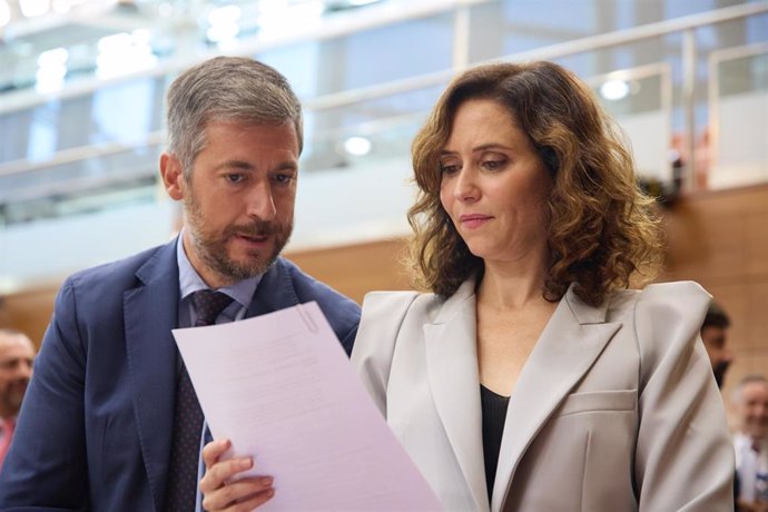 Archivo - El consejero de Presidencia, Justicia y Administración Local, Miguel Ángel García, y la presidenta de la Comunidad de Madrid y del PP de Madrid, Isabel Díaz Ayuso