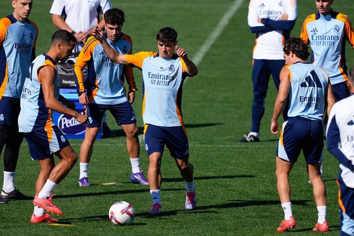 Archivo - Brahim Diaz during the training day of Real Madrid ahead the Spanish League, LaLiga EA Sports, football match against Real Valladolid at Ciudad Deportiva Real Madrid on September 13, 2024, in Valdebebas, Madrid, Spain.