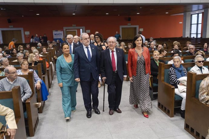 Acto de la Apertura oficial del curso 2024-2025 de la Universidad Permante ( UNATE) en el paraninfo de la UC