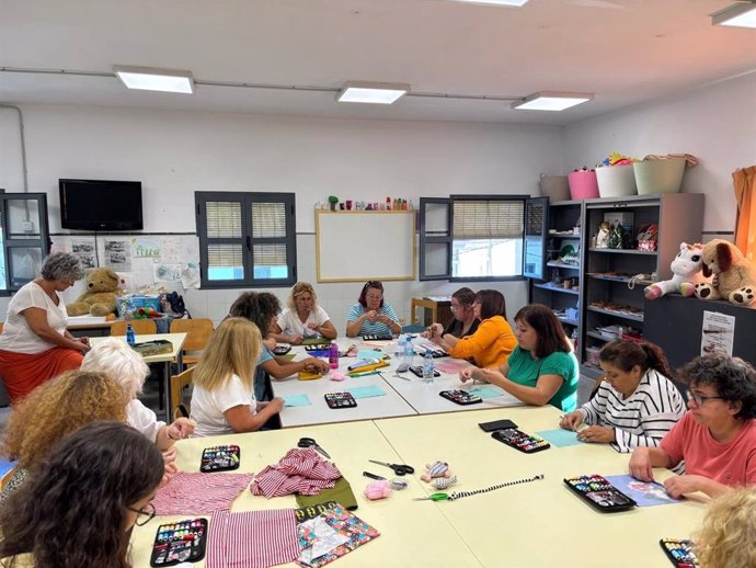 La Universidad Popular de Alcalá acoge el taller sobre reciclaje del proyecto 'Tu Acción, Nuestro Futuro'.