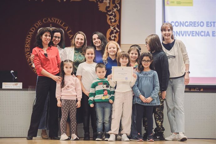 El Ministerio de Educación, Formación Profesional y Deportes ha reconocido la labor de 30 centros educativos en la promoción del bienestar emocional