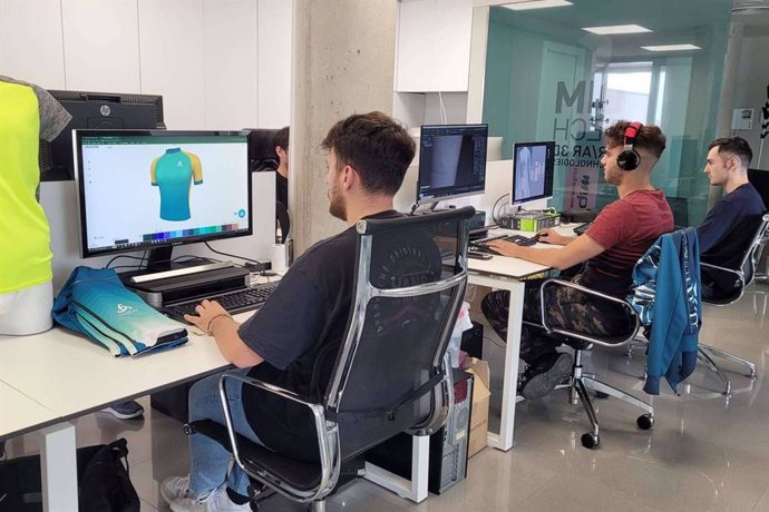 DIMTECH 3D revoluciona la personalización en ropa deportiva, calzado y productos de lujo