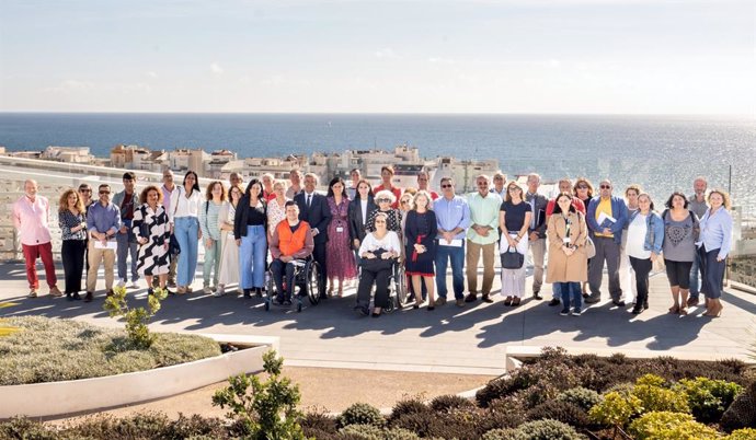 El alcalde de Estepona (Málaga), José María García Urbano, ha presidido este miércoles la reunión anual del Consejo Local del Voluntariado.