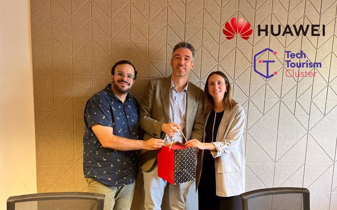 Huawei Cloud se convierte en patrocinador de Tech Tourism Cluster para impulsar el desarrollo tecnológico en el sector.