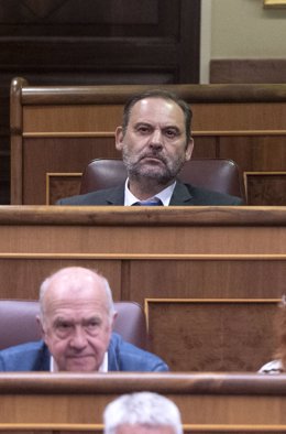 L'ex-ministre de Transports José Luis Ábalos, durant una sessió plenària, en el Congrés dels Diputats, a 22 d'octubre de 2024, a Madrid (Espanya). El Congrés vota la presa en consideració de dues iniciatives legislatives; una de modificació de Llei