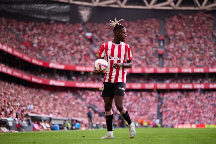 El jugador del Athletic Club Nico Williams durante un partido de Liga en San Mamés.