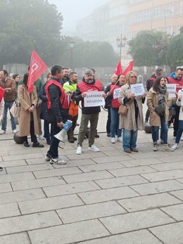 Familias y representantes de CC.OO. Se concentran en Lugo.