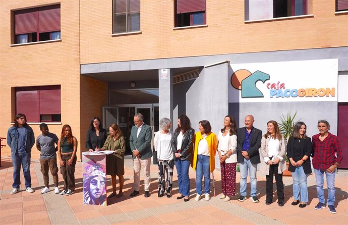 Renovación del programa alternativo de alojamiento solidario 'Alojamiento con Corazón'  entre la Universidad de Huelva y Casa Paco Girón.