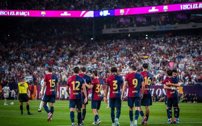 Archivo - Jugadores del FC Barcelona tras ganar al Real Madrid en el amistoso de pretemporada en Estados Unidos, en la gira de 2024