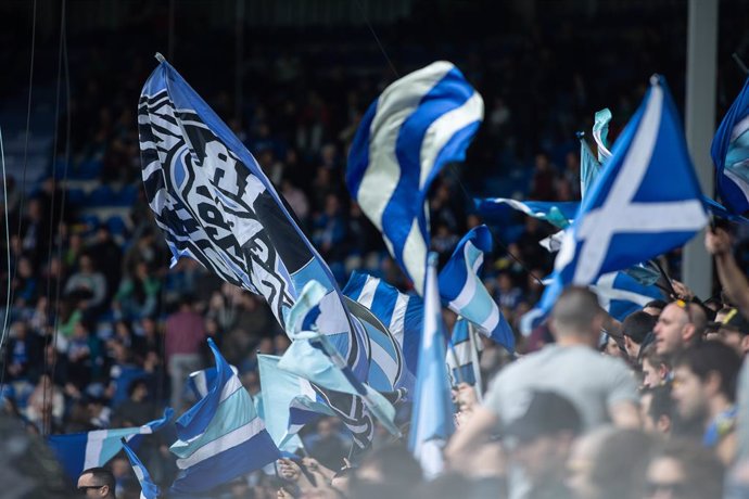 Archivo - Deportivo Alaves ,supporters during the spanish championship,  La Liga BBVA, match played between Deportivo Alaves  and Sociead Deportiva Eibar, at Mendizorroza Stadium, in Vitoria, Spain. 09, March, 2019