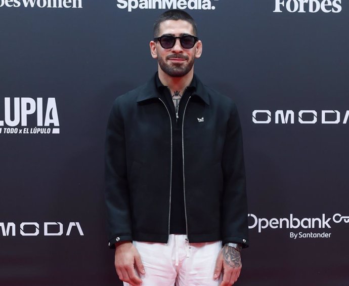 Ilia Topuria posa en el photocall de la primera edición española del festival Forbes 30 Under 30, en la Galería de Cristal del Palacio de Cibeles, a 27 de septiembre de 2024, en Madrid (España)