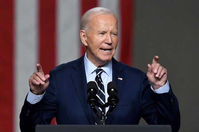 08 October 2024, US, Milwaukee: US President Joe Biden announces new funding to deliver clean water and replace lead pipes nationwide, at the citys Department of Public Works garage. Photo: Mark Hertzberg/ZUMA Press Wire/dpa