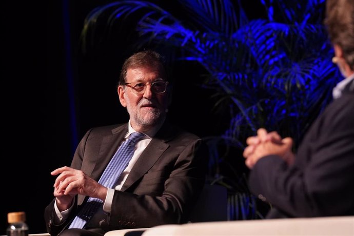 El expresidente del Gobierno Mariano Rajoy  durante un encuentro dentro del ciclo de conferencias 'Diálogos de la España constitucional', en el Centro Cultural La Malagueta de la Diputación de Málaga.