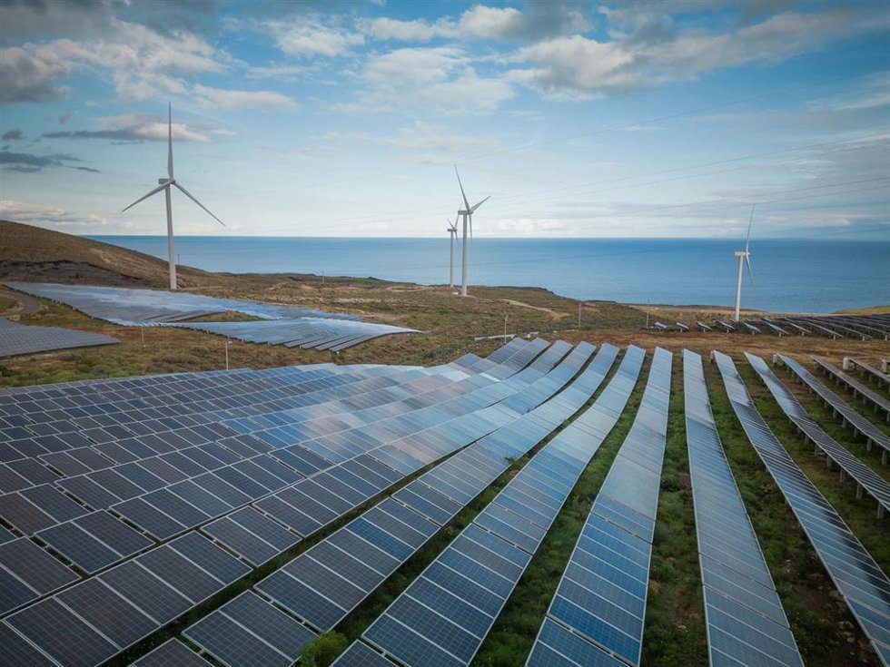 Las renovables superan la cota de los 80.000 MW de potencia instalada en el tercer trimestre, según Opina 360