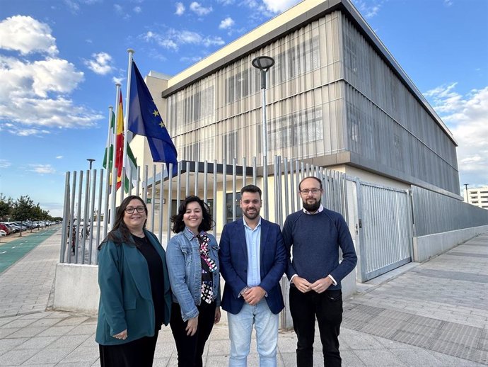 Visita de los dirigentes del PP al Centro Integrado de FP Javier Imbroda de La Rinconada