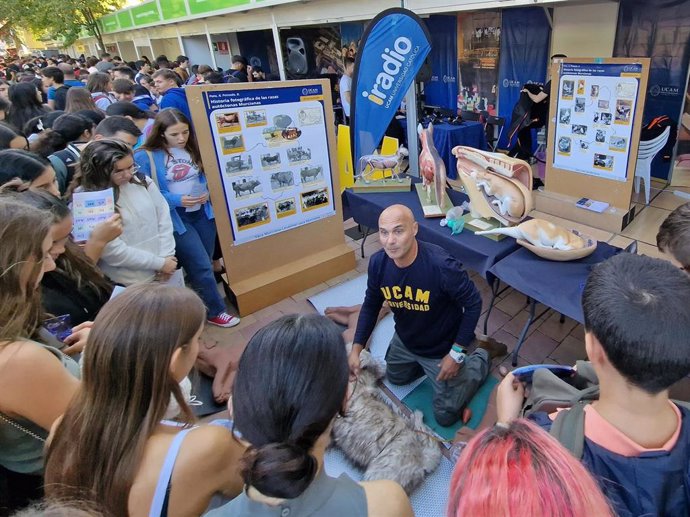 Una de las actividades desarrolladas por la UCAM en la pasada edición de la Semana de la Ciencia