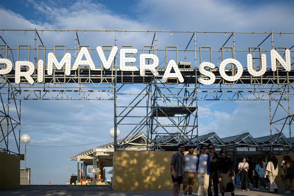 Archivo - Ambiente durante el primer día del festival Primavera Sound, en el Parc del Frum, a 29 de mayo de 2024, en Barcelona