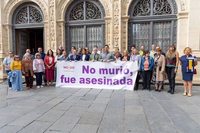 Minuto de silencio por el crimen machista de La Mojonera.