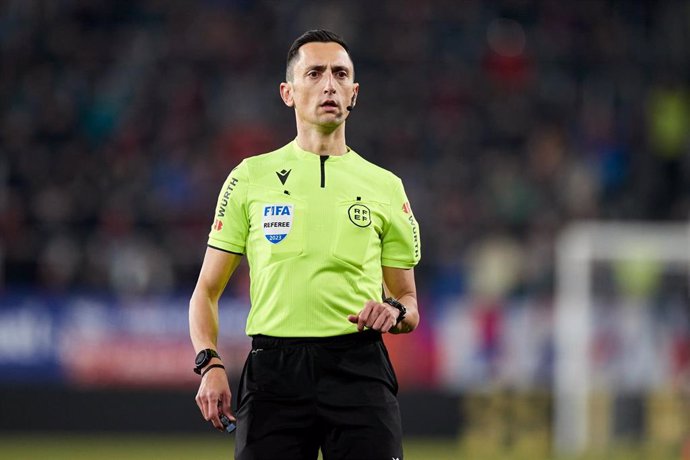 Archivo - Sanchez Martinez looks on during the LaLiga Santander match between CA Osasuna and RC Celta de Vigo at El Sadar  on March 6, 2023, in Pamplona, Spain.