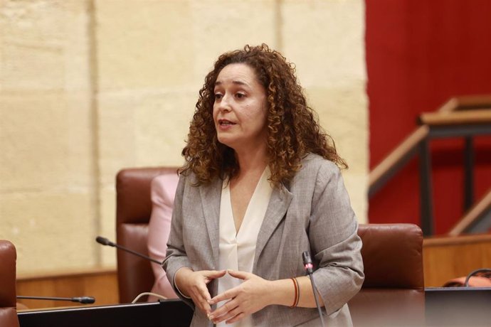 La portavoz del Grupo Por Andalucía, Inma Nieto, en el Pleno del Parlamento andaluz. (Foto de archivo).