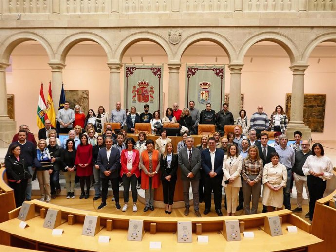 Presidenta Parlamento riojano alienta a asociación TDAH a "seguir construyendo juntos sociedad más inclusiva para todos"