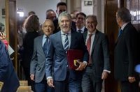 Marlaska reconoce que contrató mascarillas con una empresa que el PP avisa que está relacionada con el chalé de Ábalos