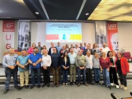 Foto de familia del homenaje a los mediadores de UGT en el Sercla con motivo del 25 aniversario de este organismo.