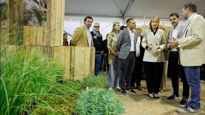 La presidenta de la Diputación, Lluïsa Moret, acompañada del alcalde de Igualada, Marc Castells, este jueves.