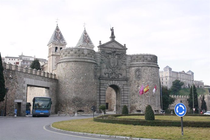 Archivo - Puerta Bisagra, Toledo