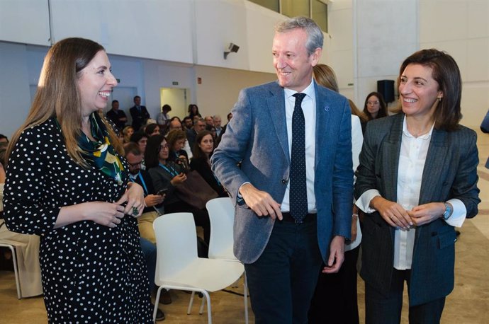 Rueda, acompañado de la conselleira de Medio Ambiente, en el transcurso del acto. 