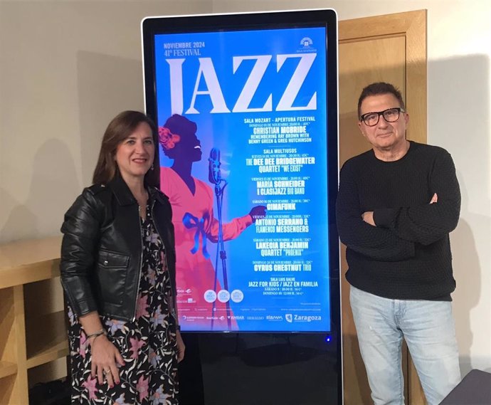 La consejera municipal de Educación, Cultura y Turismo, Sara Fernández; y el responsable de Siamm Producciones, Jaime Borobia, presenta el 41 Festival de Jazz de Zaragoza