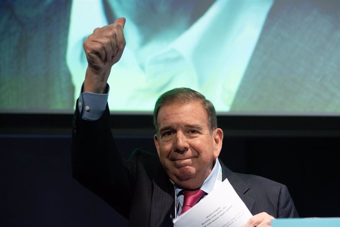 (Foto de ARCHIVO)  El candidato opositor venezolano, Edmundo González, durante la apertura del evento 'World in Progress' de Grupo Prisa, a 14 de octubre de 2024, en Barcelona, Cataluña (España). La primera edición de estas jornadas se celebra los días 14